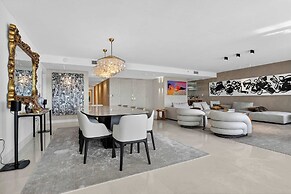Coastal Enclave Key Biscayne Oceanview w Pool