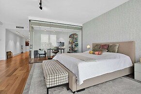Coastal Enclave Key Biscayne Oceanview w Pool