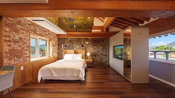 Hanok Pension Wanggyeong