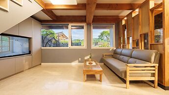 Hanok Pension Wanggyeong