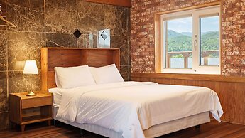 Hanok Pension Wanggyeong
