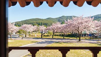 Hanok Pension Wanggyeong