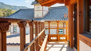 Hanok Pension Wanggyeong