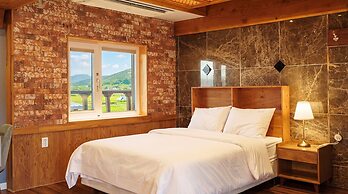 Hanok Pension Wanggyeong