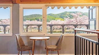 Hanok Pension Wanggyeong