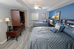 Yacht Club 2-404