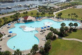 Yacht Club 2-404