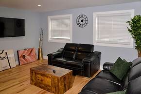 Lake Access 4 Bed 3 Bath HOT TUB