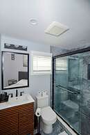 Lake Access 4 Bed 3 Bath HOT TUB