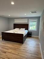 Lake Access 4 Bed 3 Bath HOT TUB