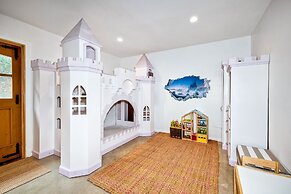 3046 Skycrest Drive