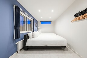 THE VELLMORE