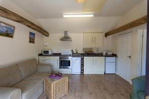 Tranquil Cottage in a Countryside