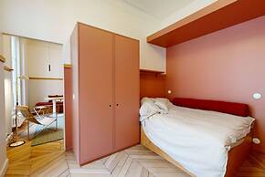 Joivy Pleasant 1-bed Flat w/ Shared Courtyard