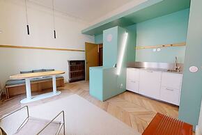 Joivy Pleasant 1-bed Flat w/ Shared Courtyard