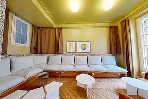 Joivy Pleasant 1-bed Flat w/ Shared Courtyard
