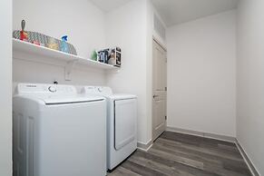 Lovely 2-bedroom-free Parking