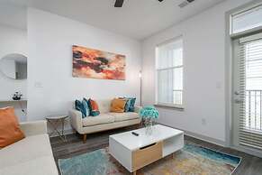 Lovely 2-bedroom-free Parking