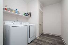 Lovely 2-bedroom-free Parking