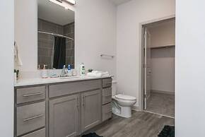 Luxurious One Bedroom Whitestown