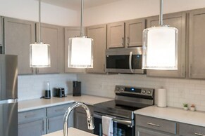 Luxurious One Bedroom Whitestown