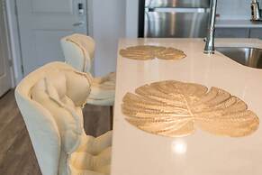 Luxurious One Bedroom Whitestown