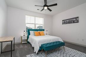 Luxurious One Bedroom Whitestown