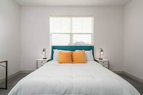 Luxurious One Bedroom Whitestown