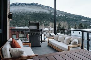 Cloudscape PenthouseRevelstoke Vacations
