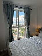 Barking Bliss - Bright Apartment With City Views
