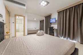 Roomsalentopalace