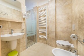Roomsalentopalace