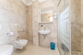 Roomsalentopalace