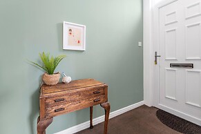 Edinburgh City Centre 2BR Apartment