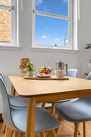 Edinburgh City Centre 2BR Apartment