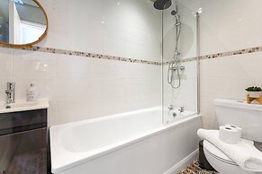 Edinburgh City Centre 2BR Apartment