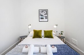 Modern - 2BR Flat Near Easter Road Stadium
