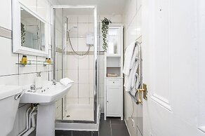 Modern - 2BR Flat Near Easter Road Stadium