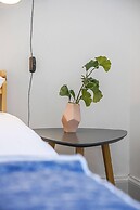 Modern - 2BR Flat Near Easter Road Stadium