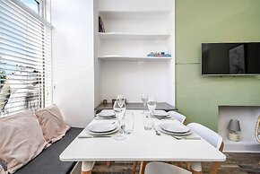 Modern - 2BR Flat Near Easter Road Stadium