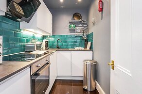 Modern - 2BR Flat Near Easter Road Stadium