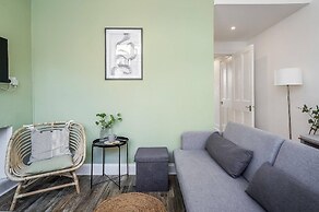 Modern - 2BR Flat Near Easter Road Stadium
