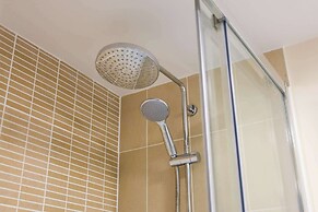 Spacious 5-bed Contractor House - Parking Wi-fi