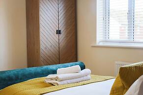 Spacious 5-bed Contractor House - Parking Wi-fi