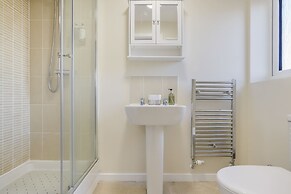 Spacious 5-bed Contractor House - Parking Wi-fi