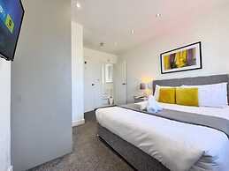 Ox Heathrow Stay