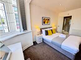 Ox Heathrow Stay