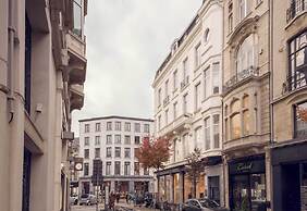 A Place - Schuttershofstraat 1