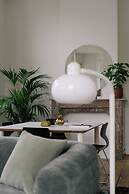 A Place - Schuttershofstraat 1