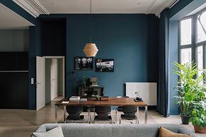 A Place - Schuttershofstraat 5
